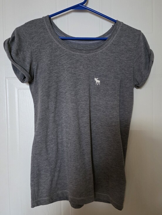 Abercrombie & Fitch Tops - Abercrombie & Fitch Short Sleeve Pocket Tee, Heather Gray, XS